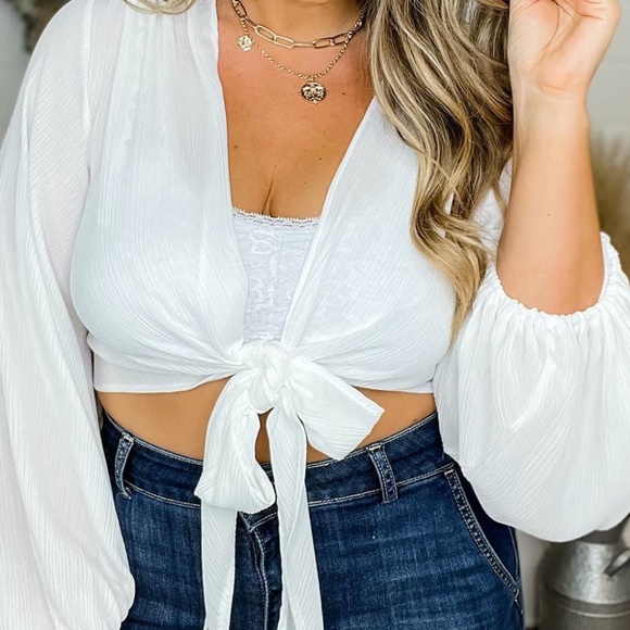 Brand New Plus Size White Crop Balloon Sleeve Wrap Top - Picture 3 of 3